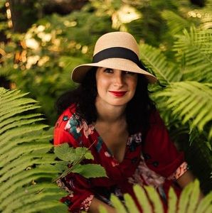 Meet your Posher, Genevieve